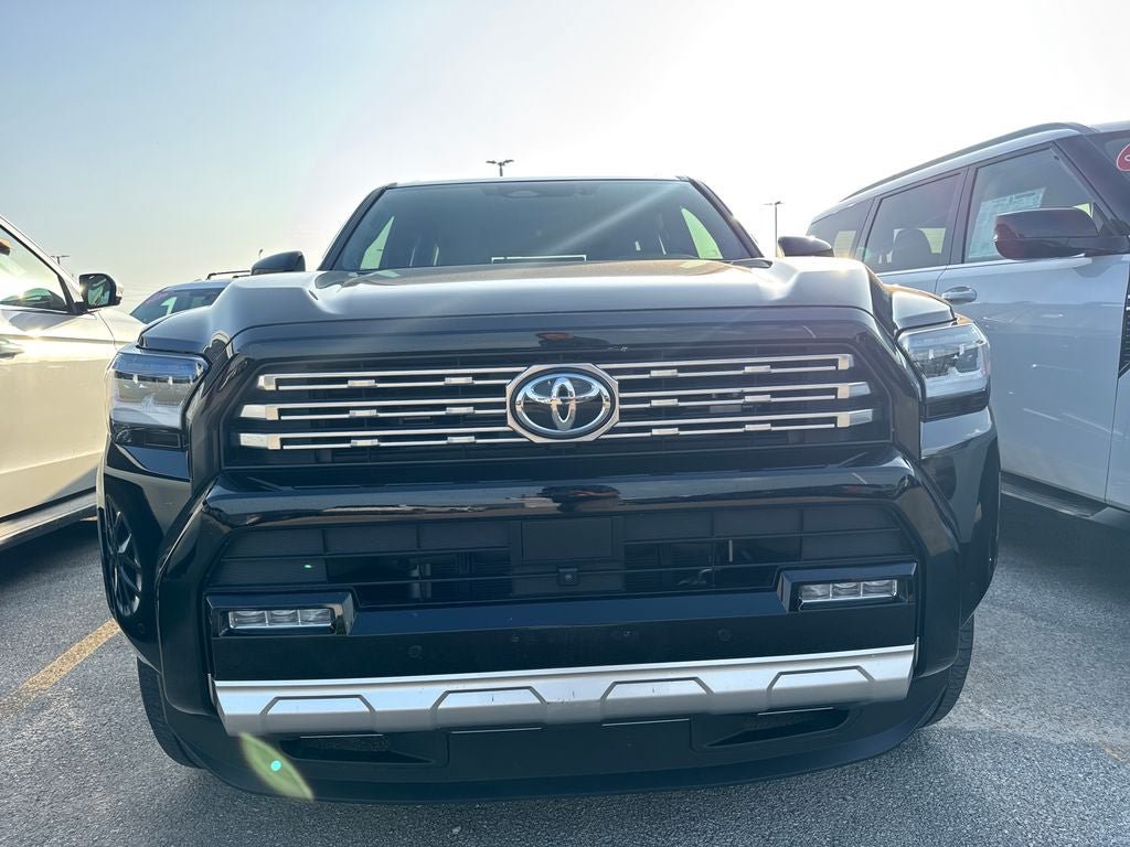 Used 2025 Toyota 4Runner Limited AWD/4WD image 2