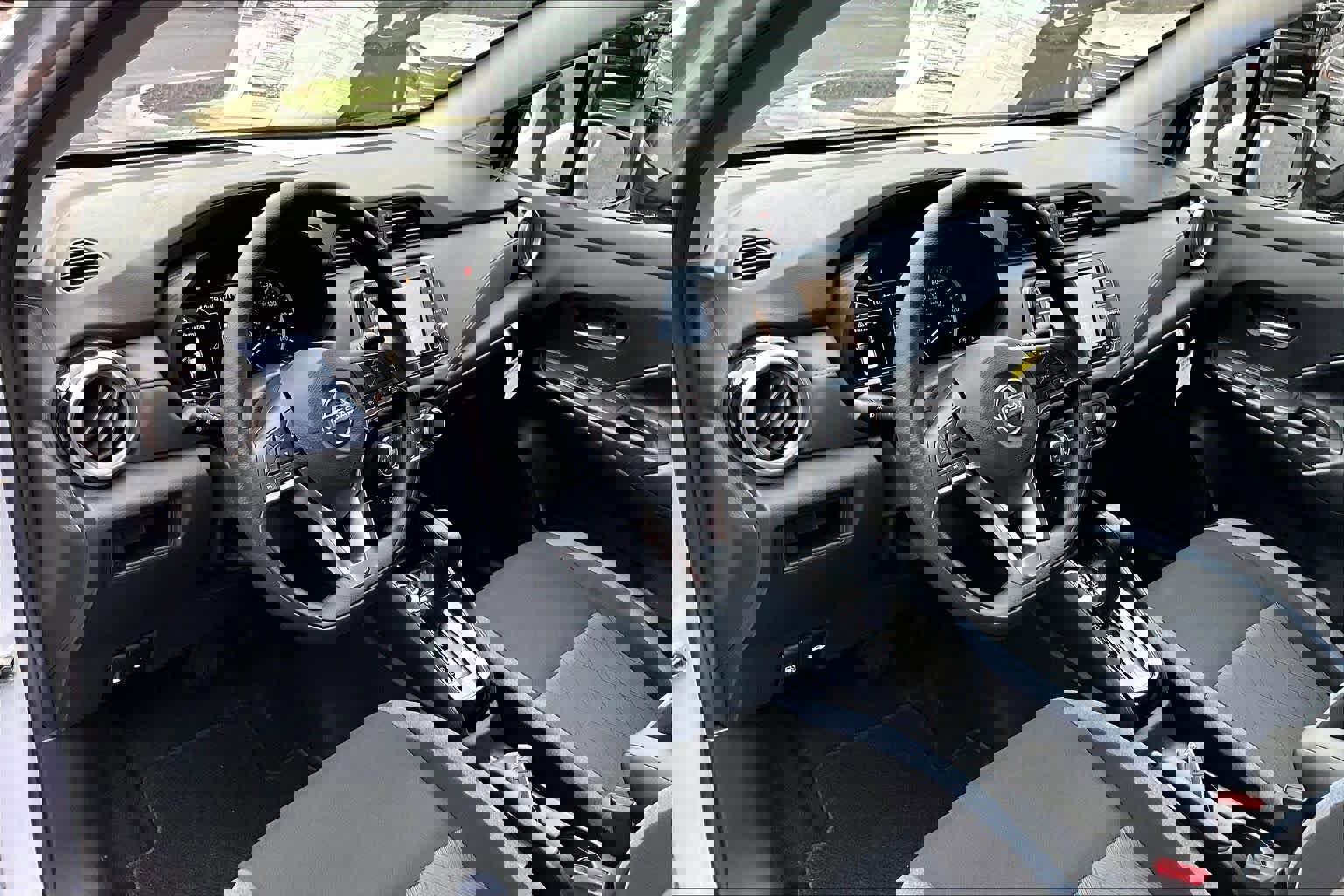 New 2025 Nissan Versa SV image 8