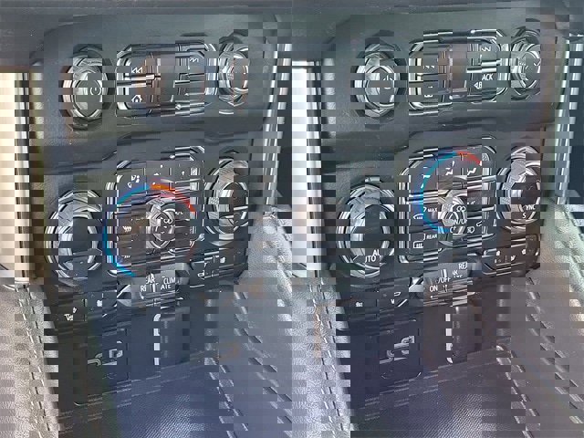 Used 2023 Chevrolet Tahoe Z71 w/ Luxury Package image 28