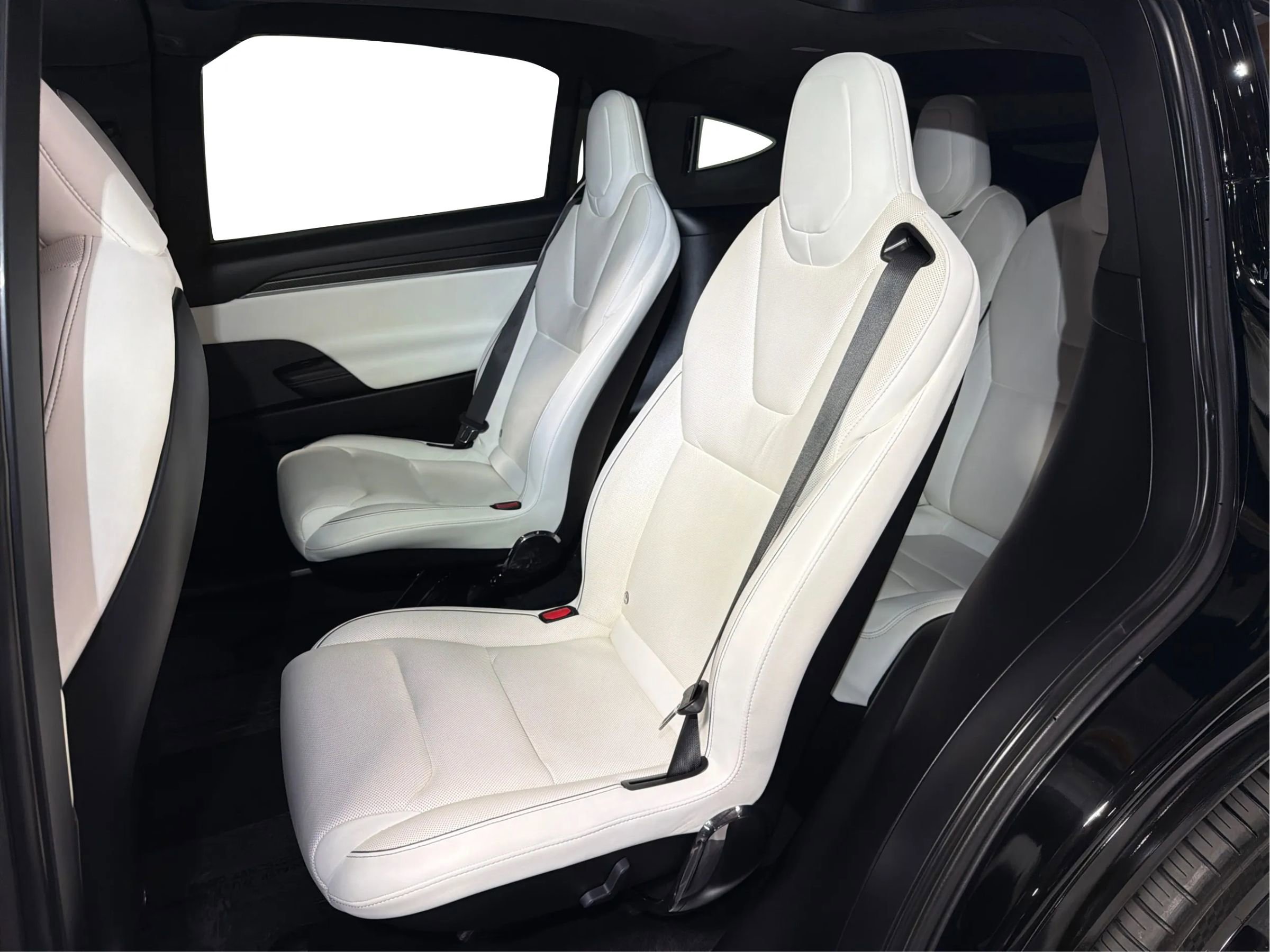 Used 2022 Tesla Model X Plaid image 8