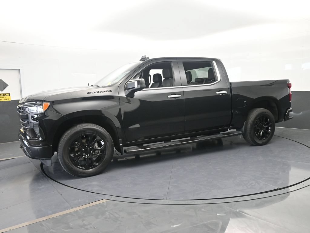 Used 2022 Chevrolet Silverado 1500 LTZ RWD image 2