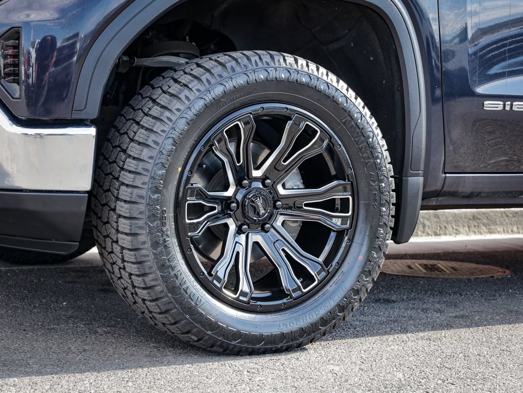 Used 2025 GMC Sierra 1500 SLT AWD/4WD image 11