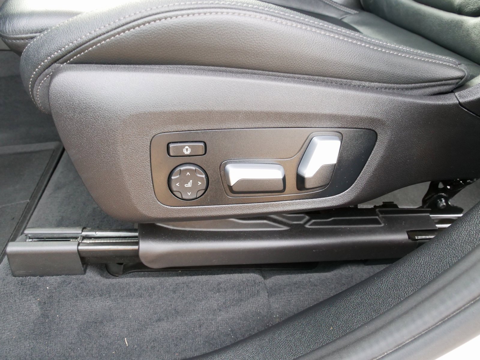 Used 2021 BMW X3 xDrive30i w/ Premium Package image 18