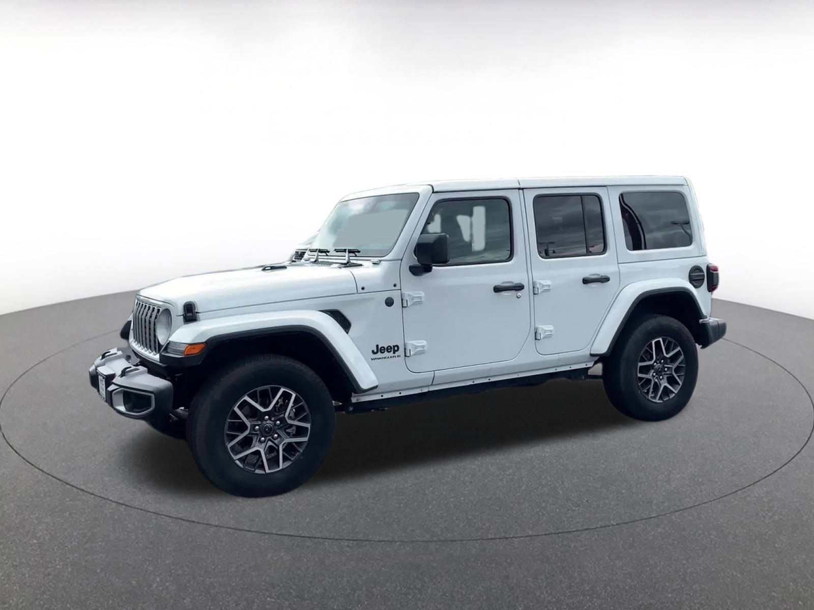 Used 2025 Jeep Wrangler Sahara image 8