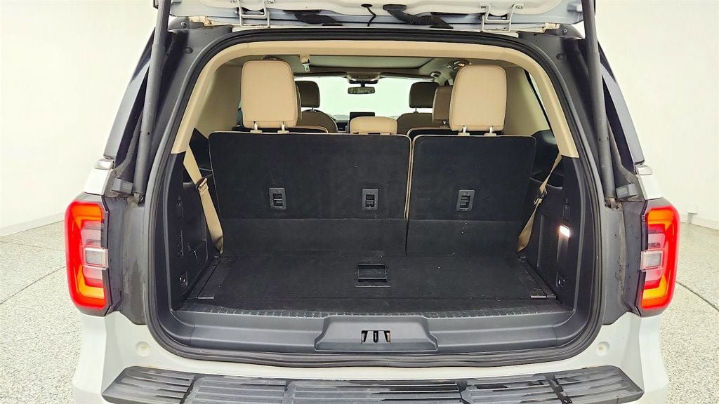 Used 2022 Ford Expedition Limited AWD/4WD image 21