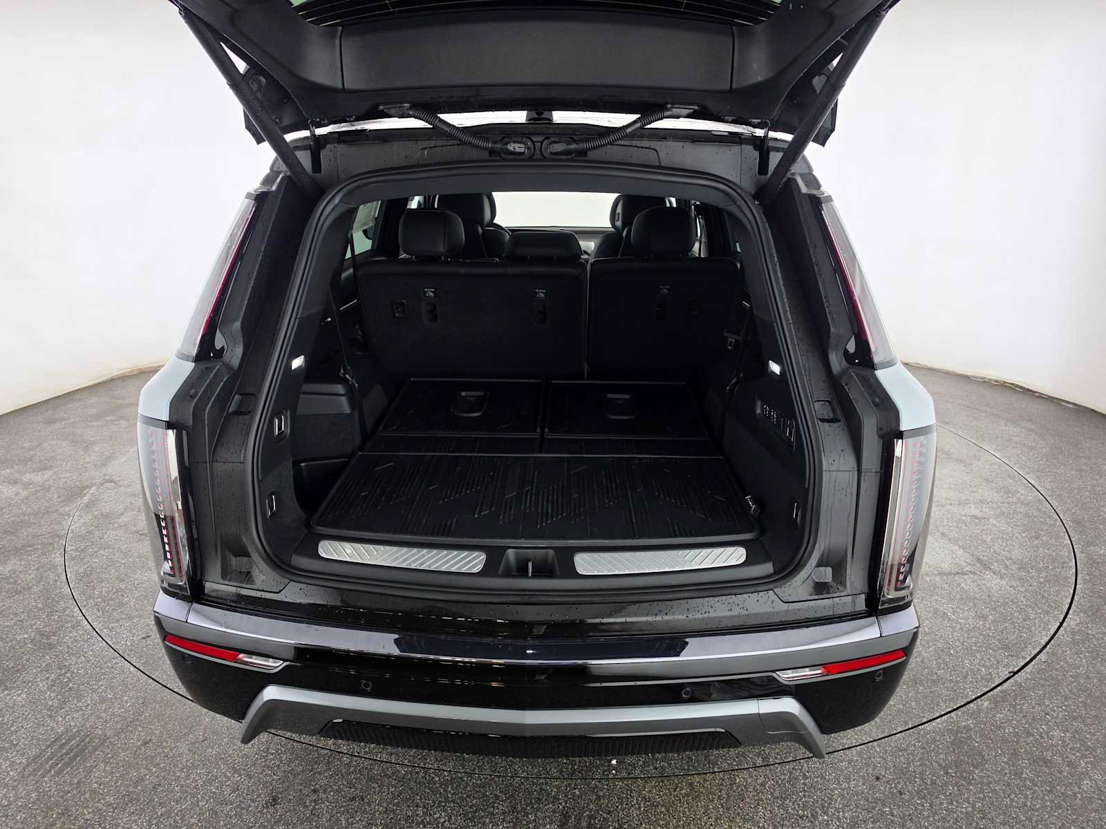 New 2027 Cadillac Vistiq Sport w/ LPO, Floor Liner Package AWD/4WD image 16