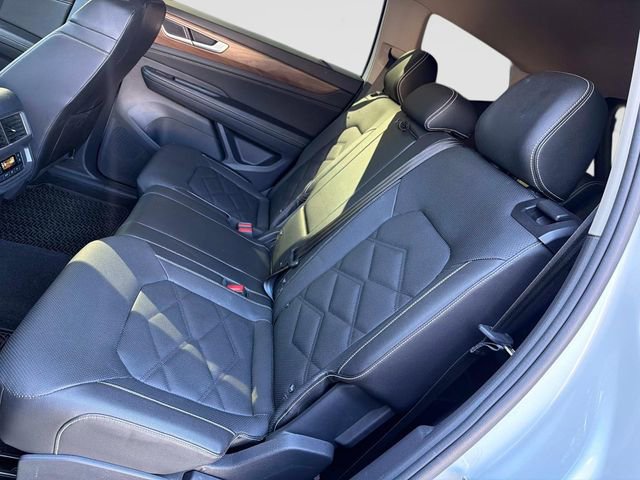 Used 2024 Volkswagen Atlas SE AWD/4WD image 15