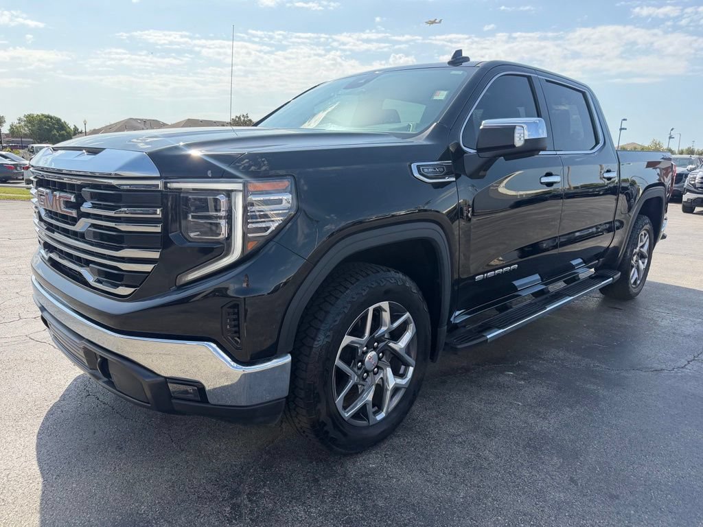 Used 2023 GMC Sierra 1500 SLT w/ SLT Premium Package AWD/4WD image 10