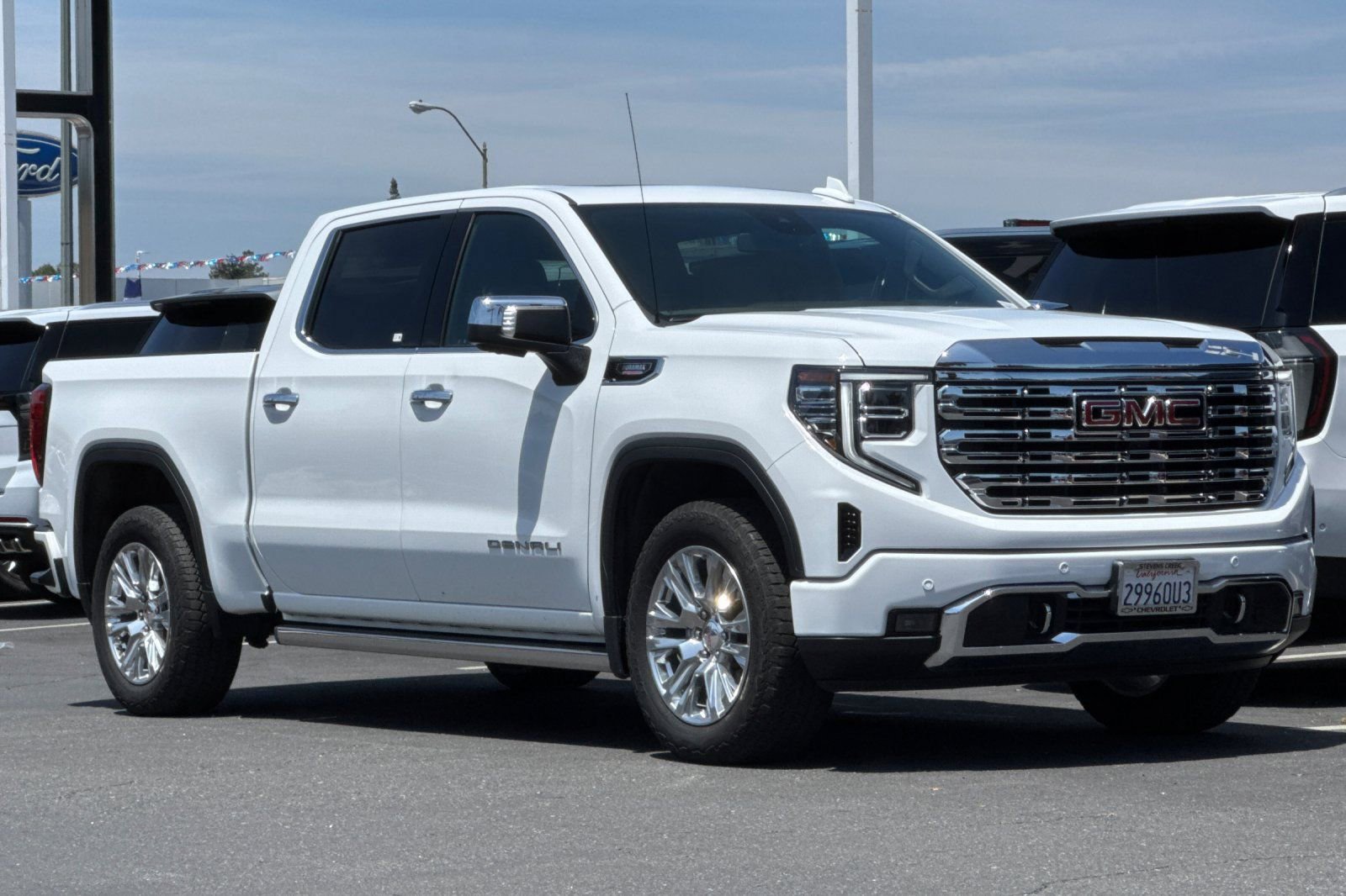 Used 2023 GMC Sierra 1500 Denali AWD/4WD image 2