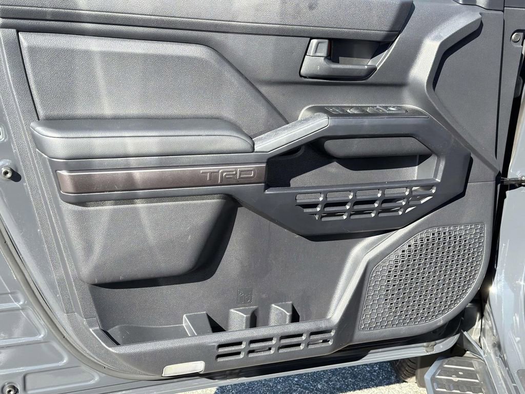 Certified 2025 Toyota 4Runner TRD Off-Road image 24