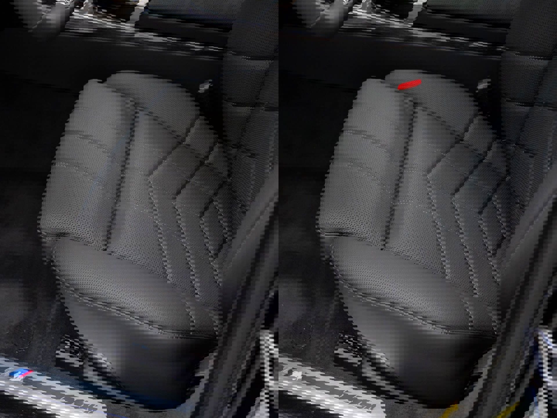 New 2026 BMW 750e xDrive w/ Executive Package image 17