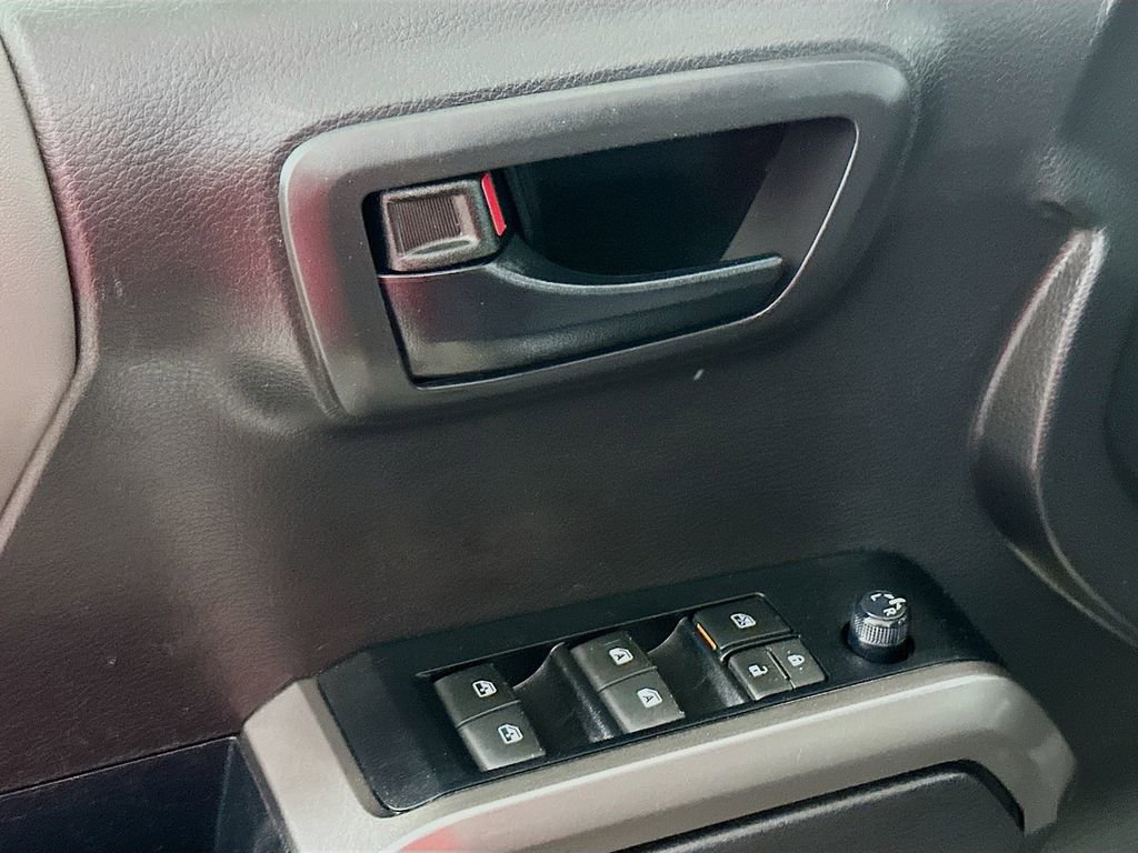 Used 2023 Toyota Tacoma SR5 w/ Technology Package image 21