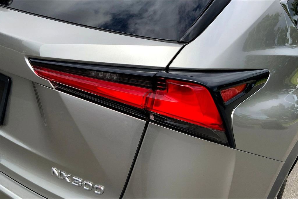 Used 2018 Lexus NX 300 FWD image 28