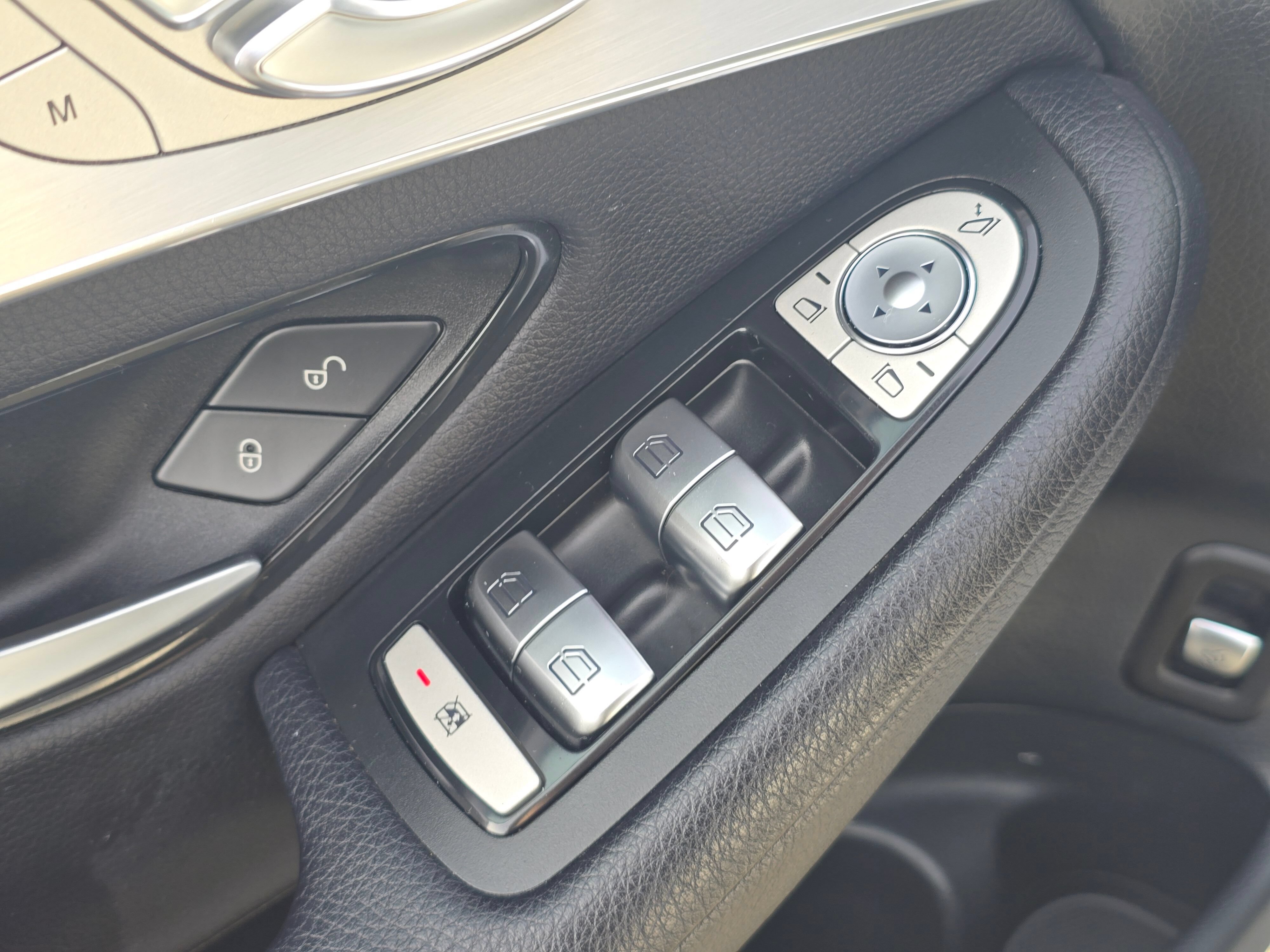 Used 2019 Mercedes-Benz GLC 300 4MATIC image 23