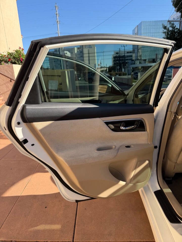 Used 2013 Nissan Altima 2.5 S FWD image 26