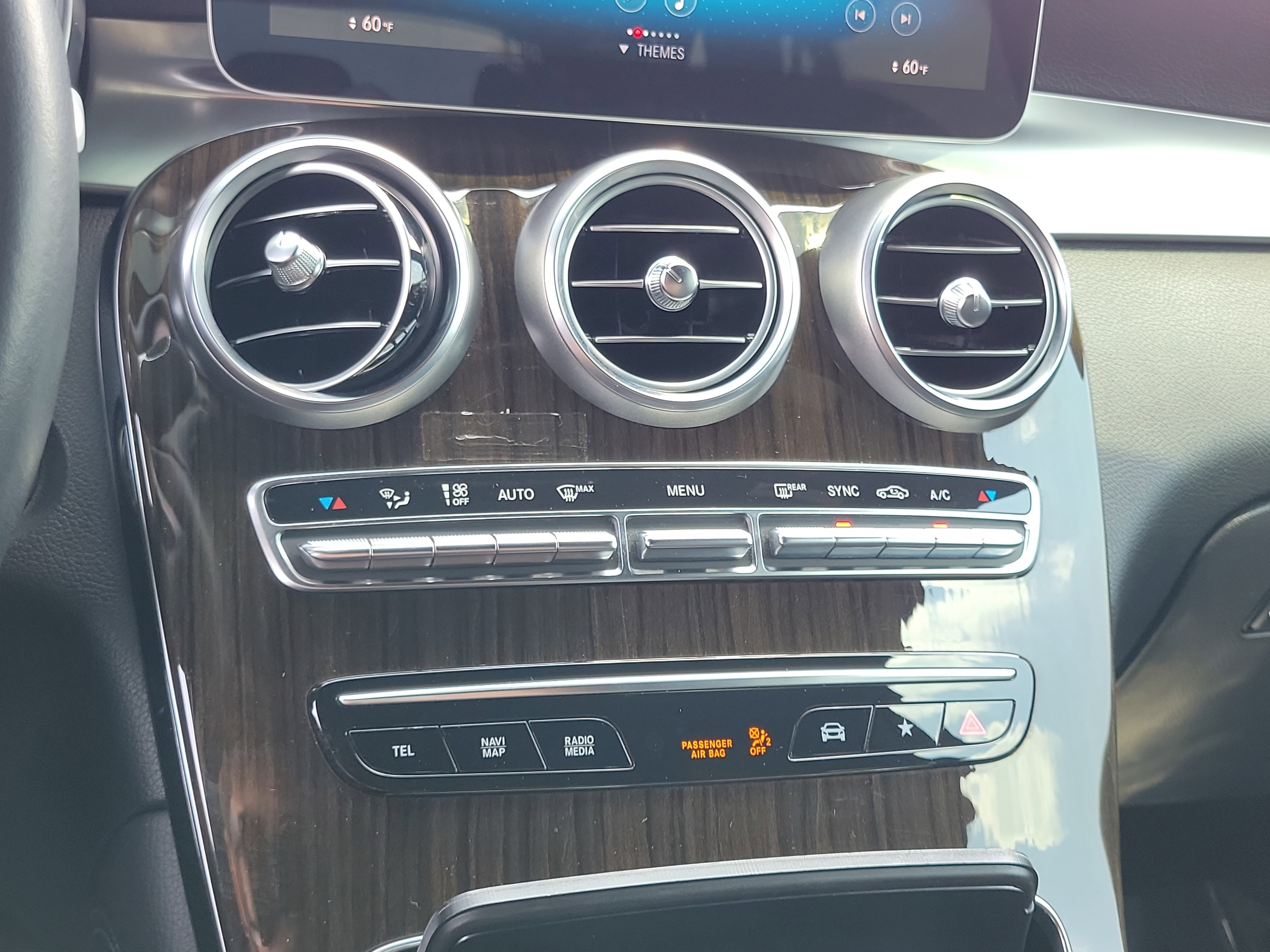 Used 2020 Mercedes-Benz GLC 300 w/ Premium Package image 27