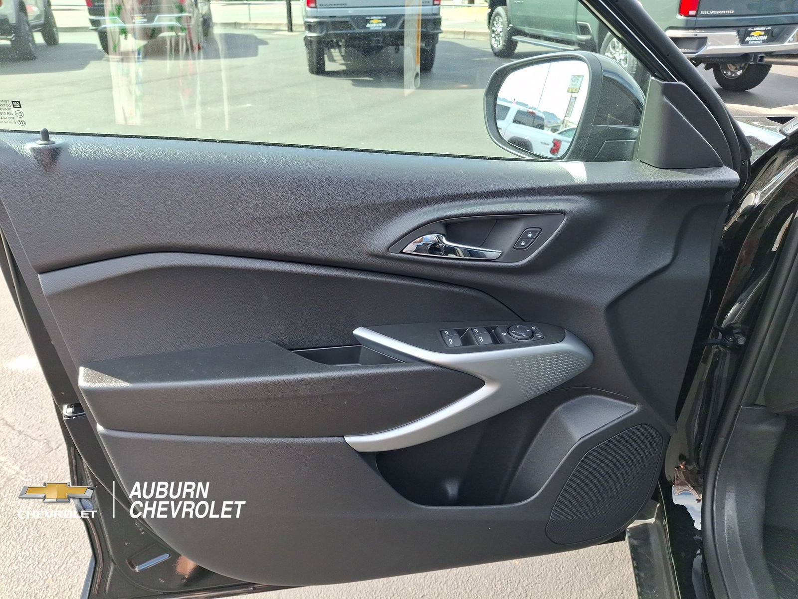 New 2026 Chevrolet Trax LS w/ LS Convenience Package FWD image 15