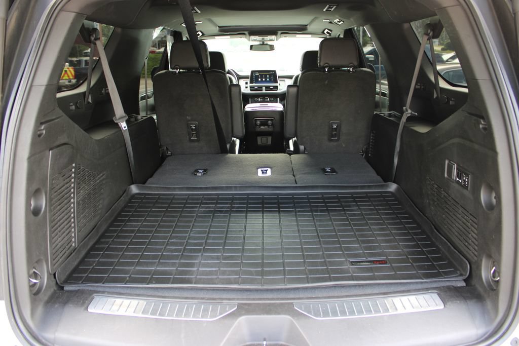 Used 2022 Chevrolet Suburban RST w/ Luxury Package AWD/4WD image 40