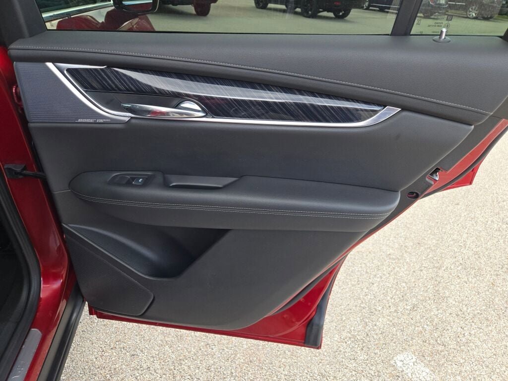 Used 2023 Cadillac XT6 Premium Luxury image 11