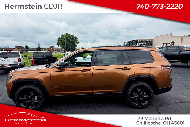New 2026 Jeep Grand Cherokee L Limited w/ Limited Altitude Package AWD/4WD image 4