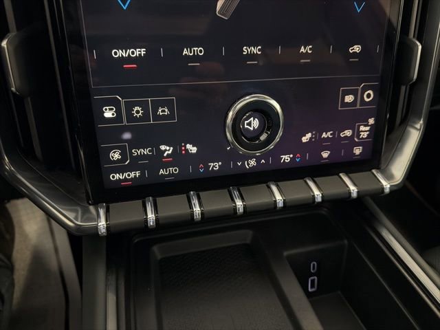 Used 2025 GMC Acadia AT4 w/ Luxury Package image 31