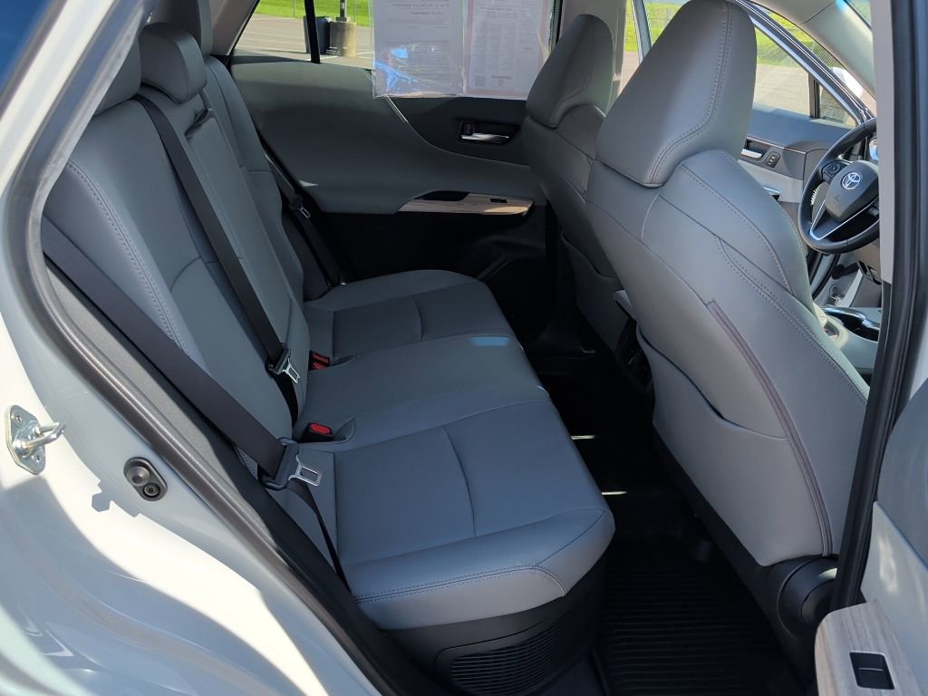 Certified 2023 Toyota Venza XLE AWD/4WD image 28