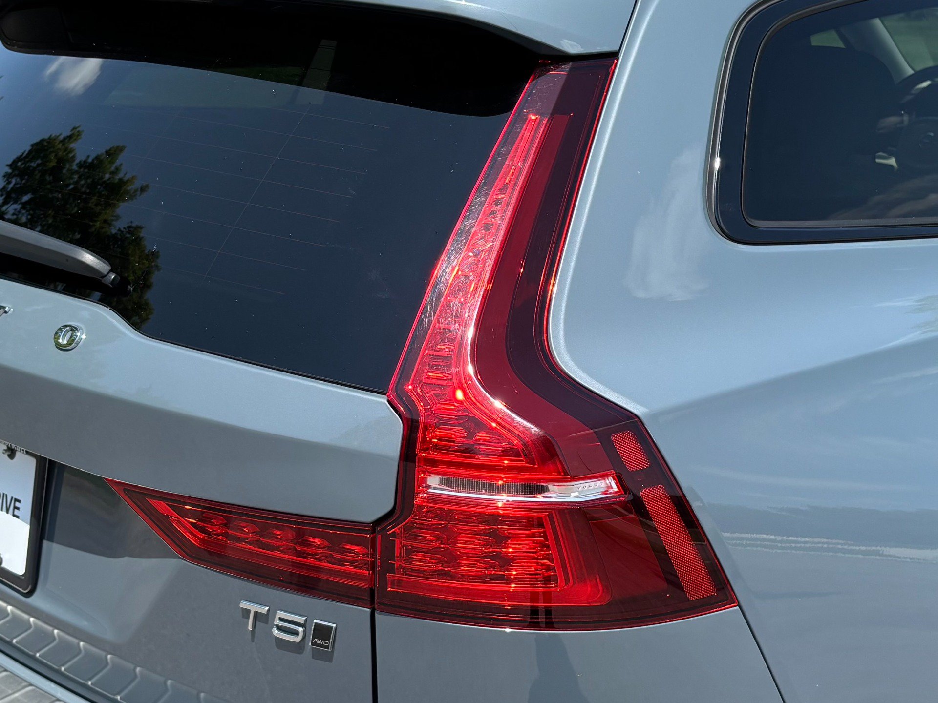 Used 2022 Volvo V60 T5 Cross Country AWD/4WD image 52