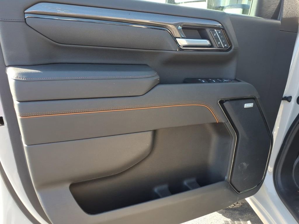Used 2026 GMC Sierra 2500 AT4 w/ AT4 Premium Plus Package image 14