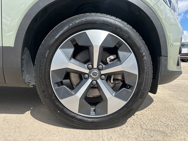 Certified 2023 Volvo XC40 B5 Ultimate w/ Climate Package image 11