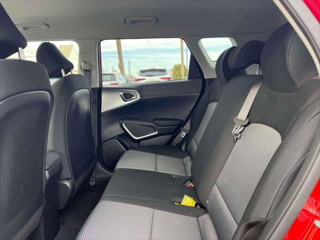 Used 2023 Kia Soul LX w/ LX Technology Package image 11