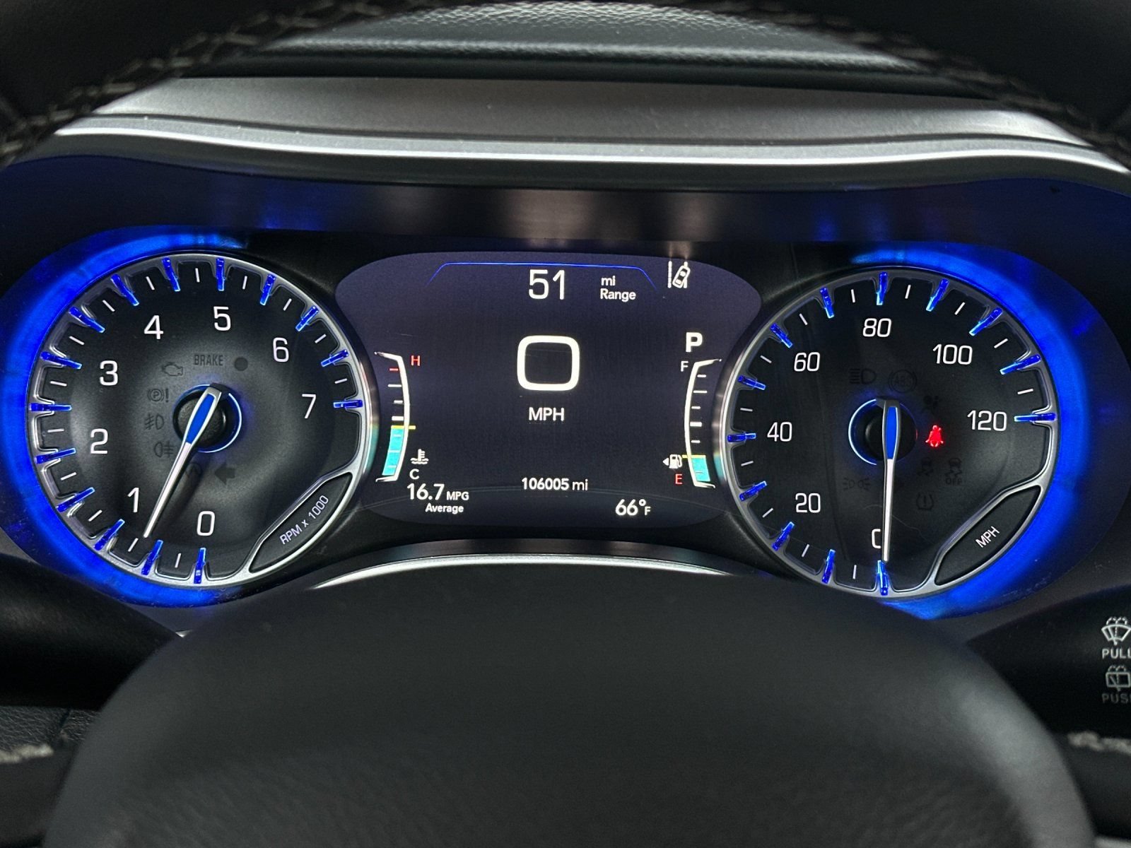 Used 2023 Chrysler Pacifica Touring-L FWD image 23
