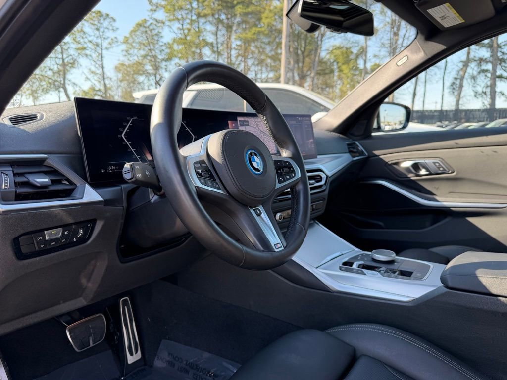 Used 2023 BMW 330e w/ M Sport Package image 9