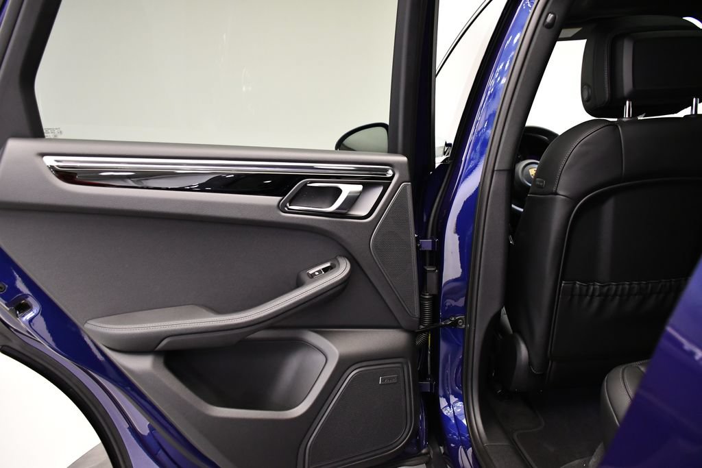Certified 2026 Porsche Macan AWD/4WD image 42