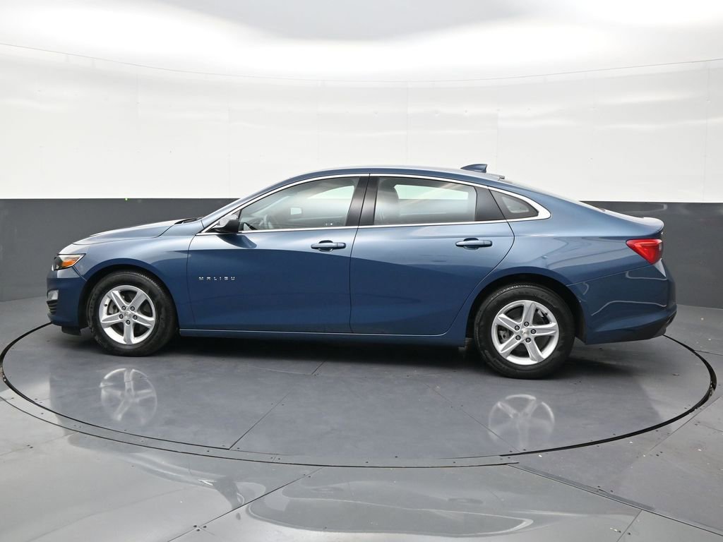 Used 2024 Chevrolet Malibu LT image 2