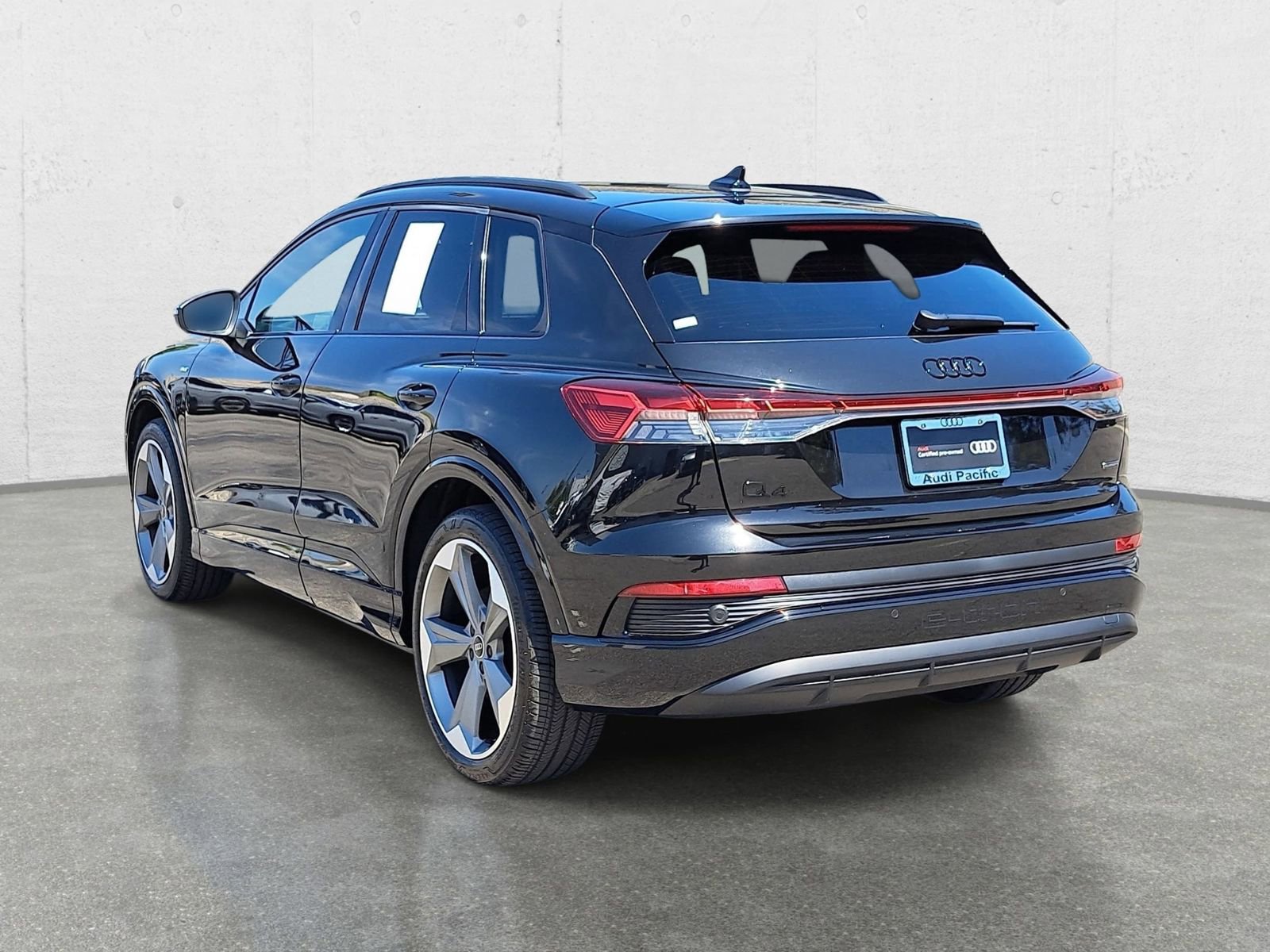 Certified 2025 Audi Q4 e-tron Premium Plus w/ Premium Plus AWD/4WD image 7