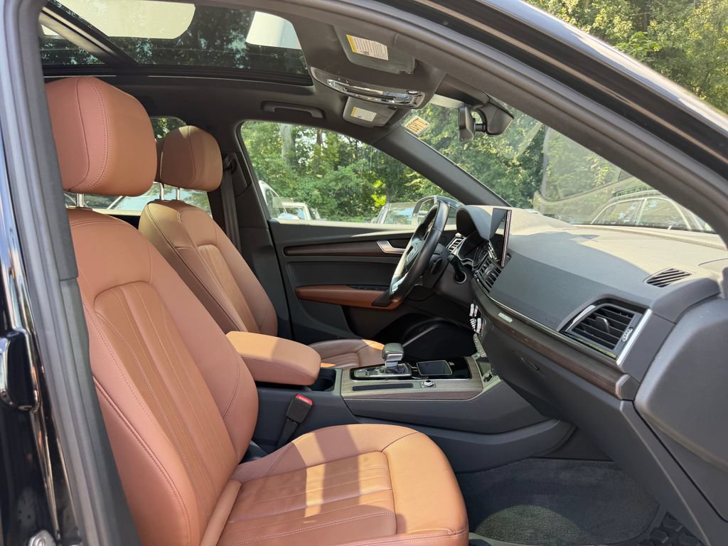 Used 2023 Audi Q5 2.0T Premium w/ Convenience Package AWD/4WD image 19