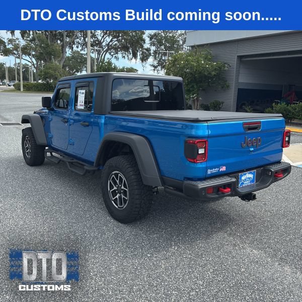 Used 2025 Jeep Gladiator Rubicon w/ Safety Group AWD/4WD image 8