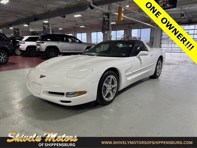 Used 2004 Chevrolet Corvette Coupe w/ Roof Package image 1