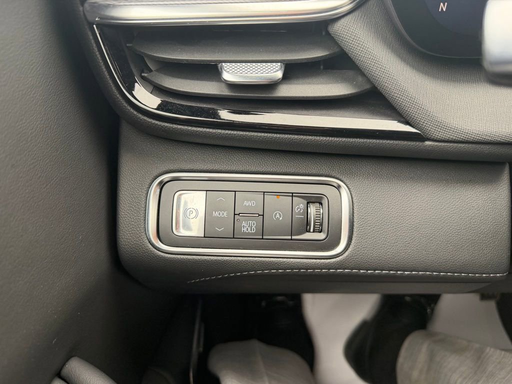 Used 2025 Buick Enclave Sport Touring w/ LPO, All-Weather Package image 31