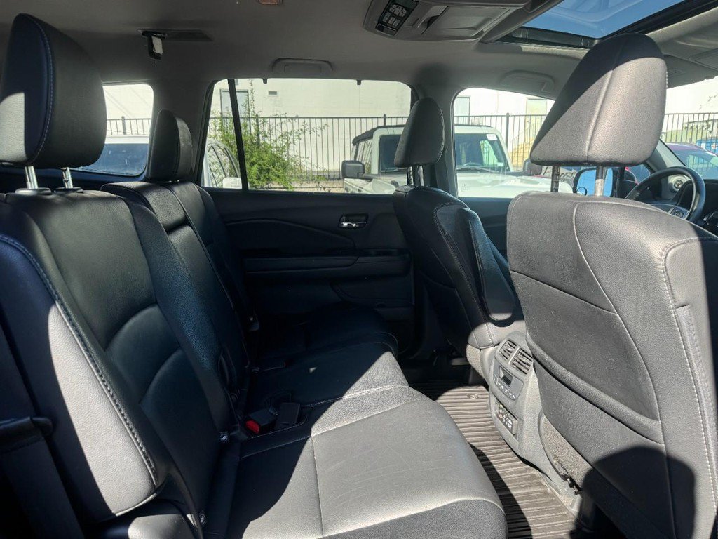 Used 2016 Honda Pilot Touring image 15