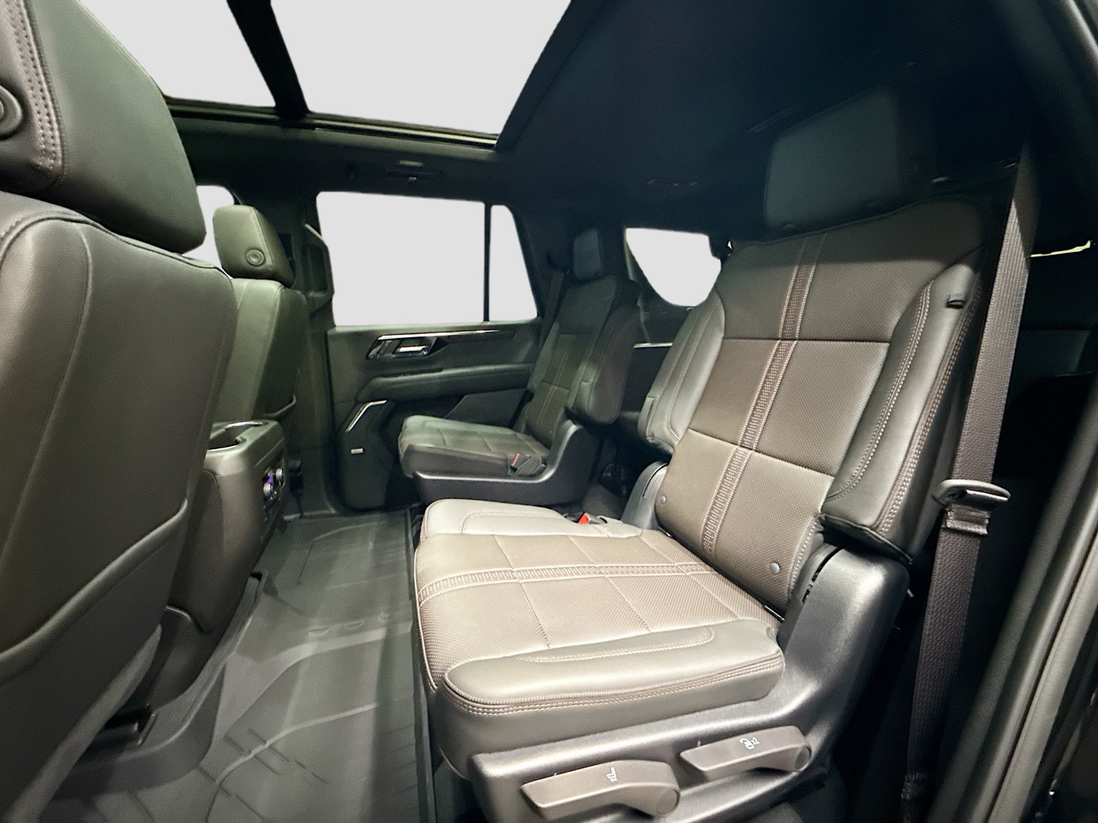 New 2026 Chevrolet Tahoe High Country AWD/4WD image 29
