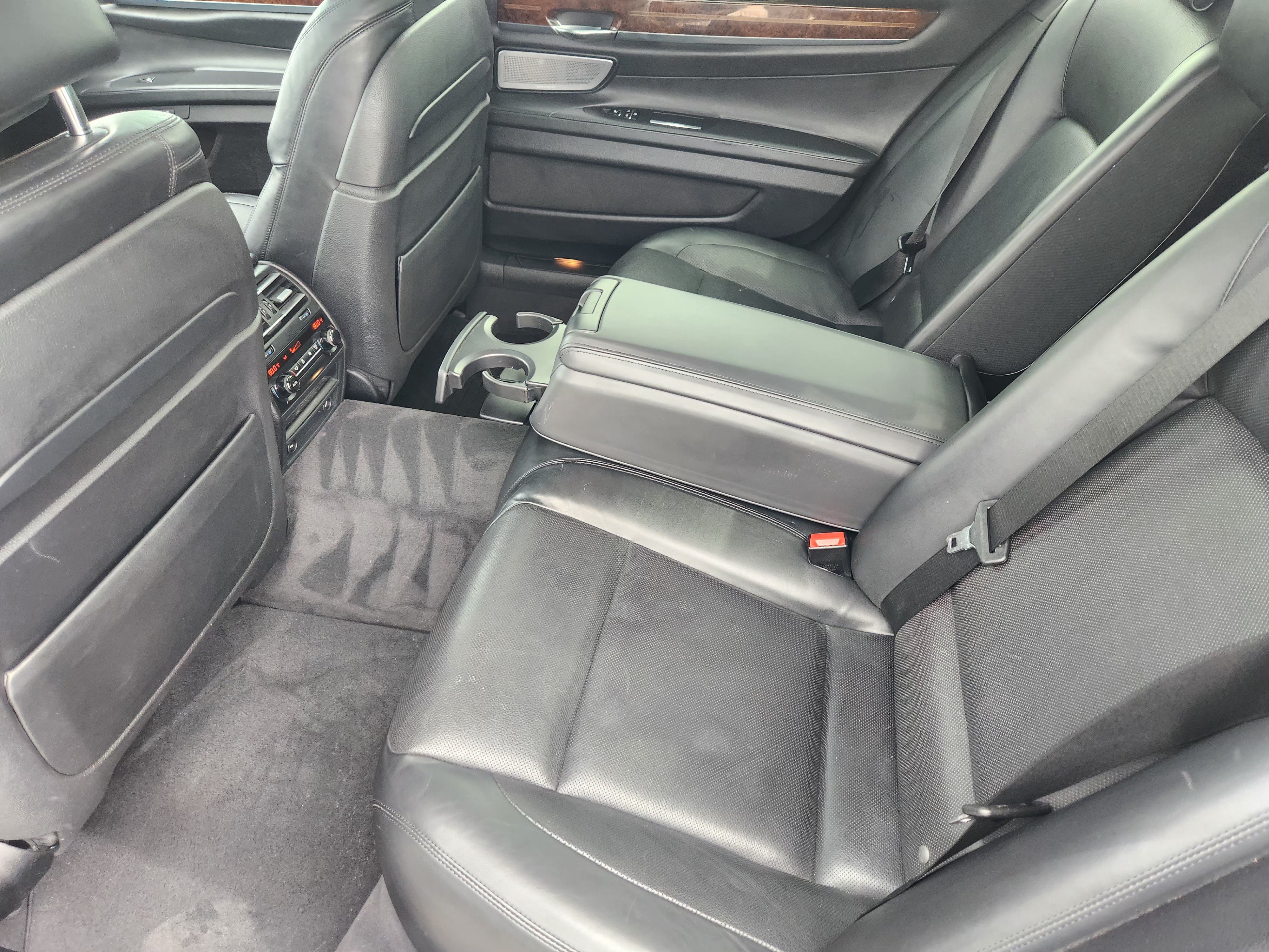 Used 2015 BMW 750Li RWD image 29