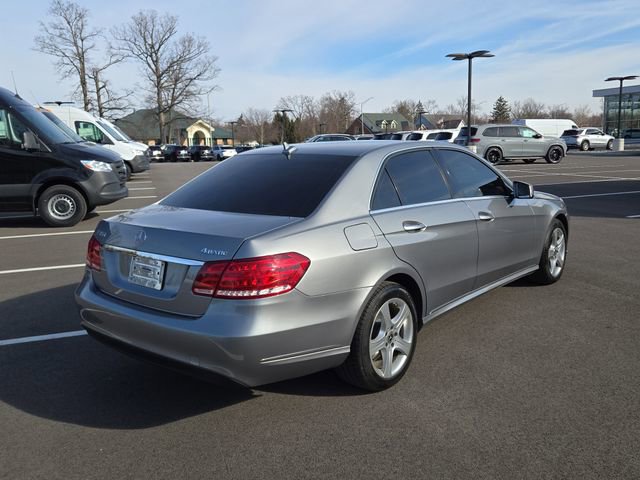 Used 2014 Mercedes-Benz E 350 4MATIC Sedan image 3