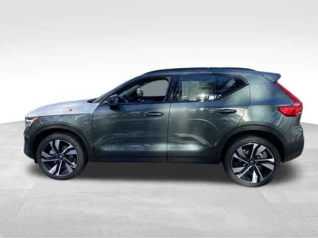 New 2026 Volvo XC40 B5 Ultra w/ Climate Package AWD/4WD image 4