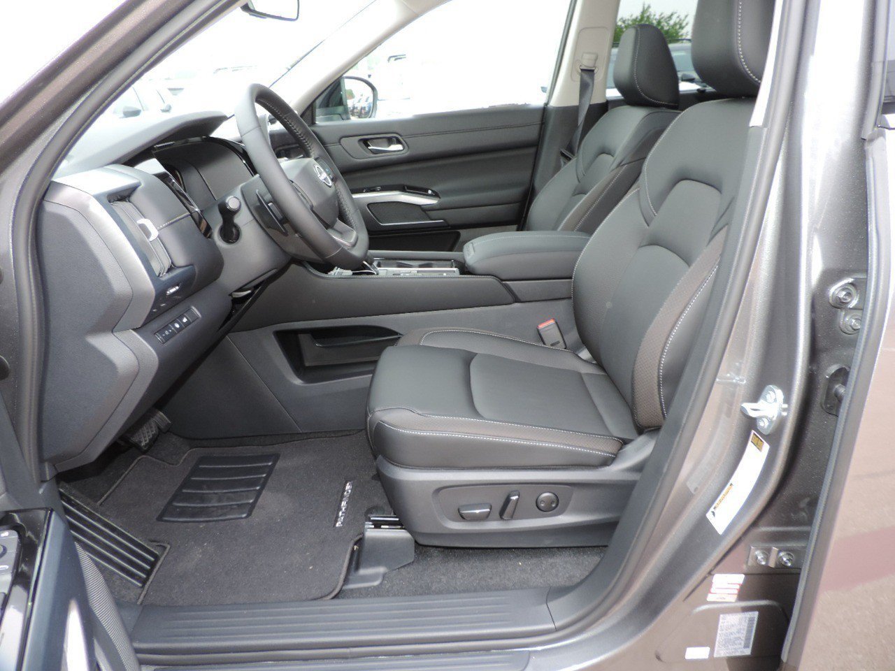 New 2026 Nissan Pathfinder SL w/ SL Premium Package FWD image 19