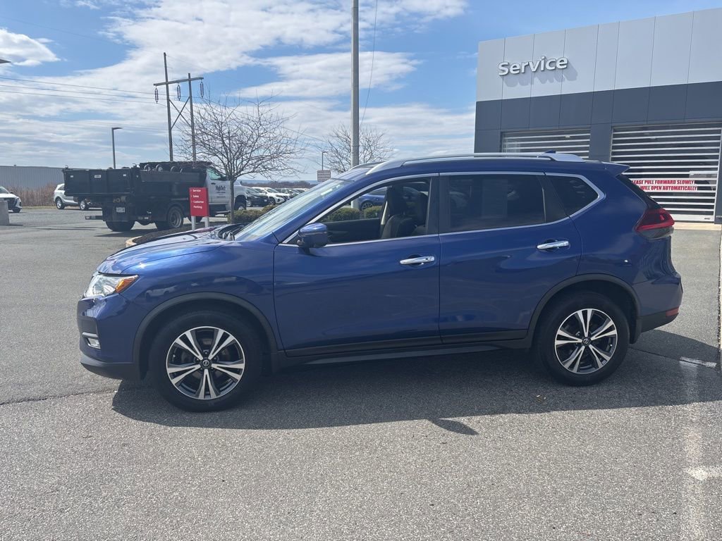 Used 2019 Nissan Rogue SV w/ Sun & Sound Touring Package image 4