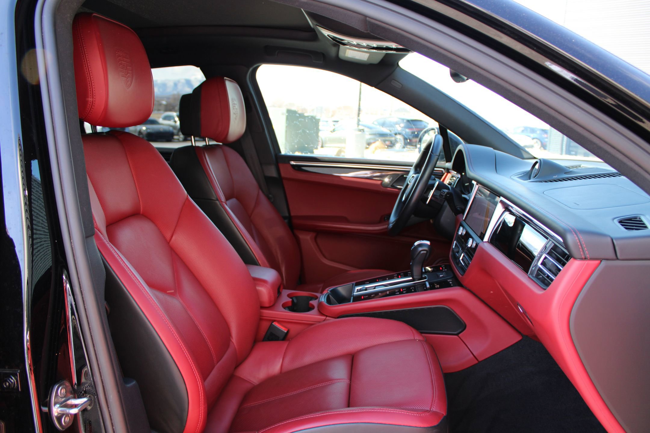 Certified 2024 Porsche Macan S image 26