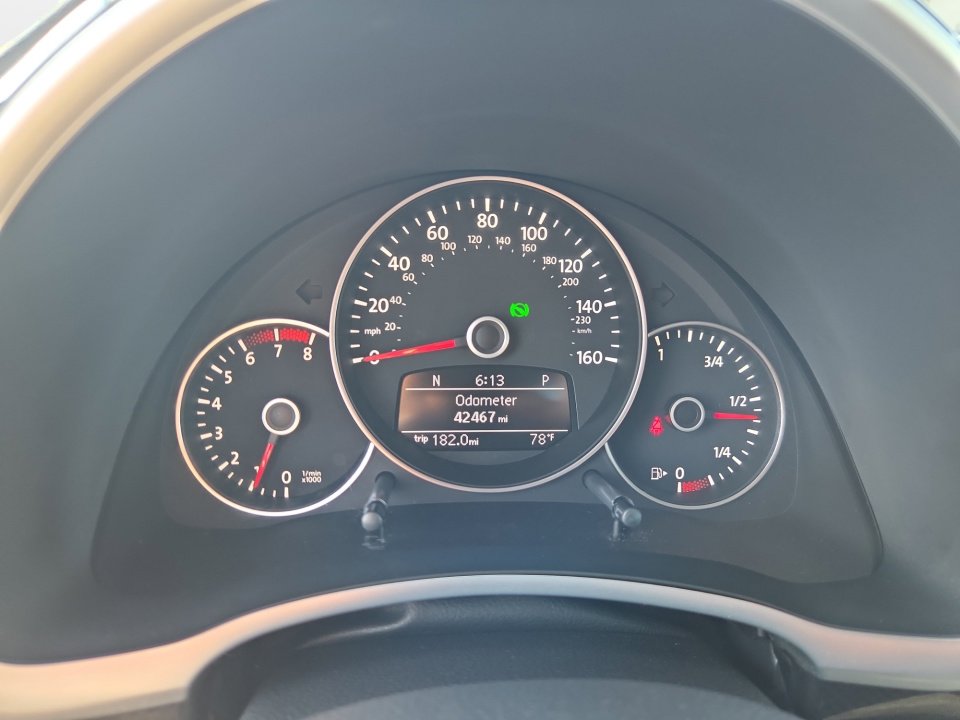 Used 2012 Volkswagen Beetle Turbo FWD image 14