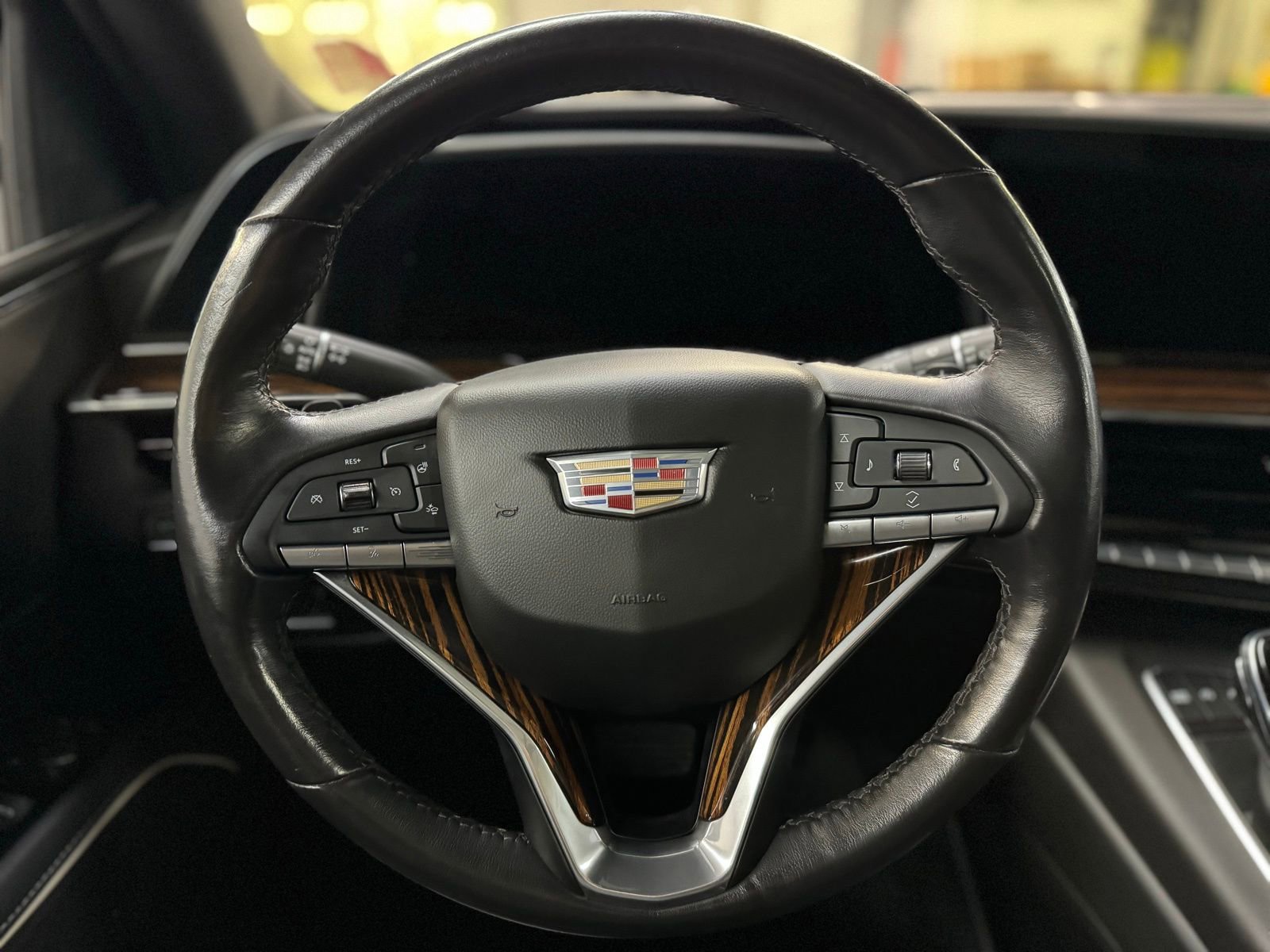 Used 2021 Cadillac Escalade Premium Luxury image 20