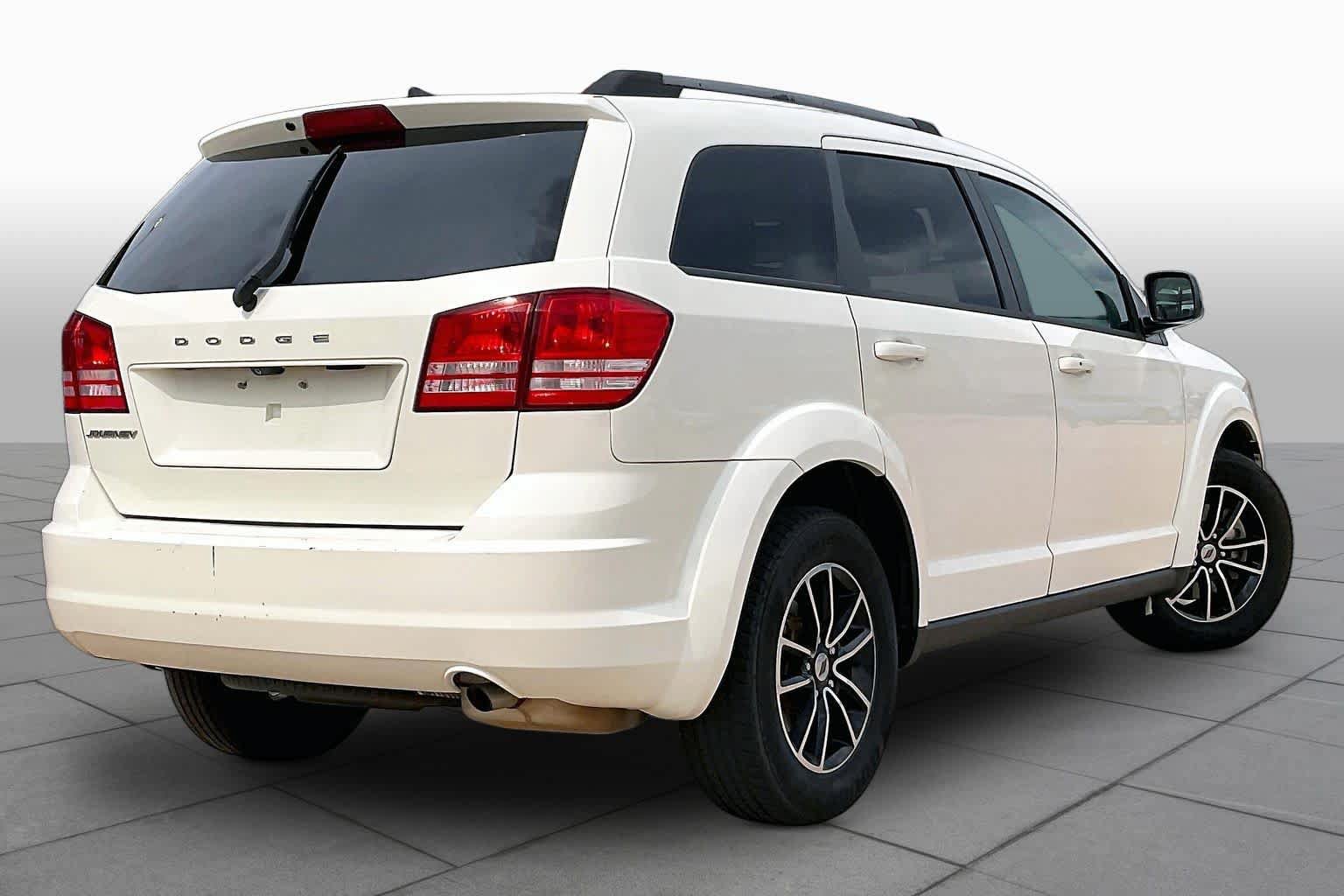 Used 2018 Dodge Journey SE w/ Popular Equipment Group FWD image 14